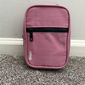 Brixley Crossbody Sling in Rosey